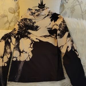 The Cats Meow Black and Cream Artistic Print Turtleneck Top